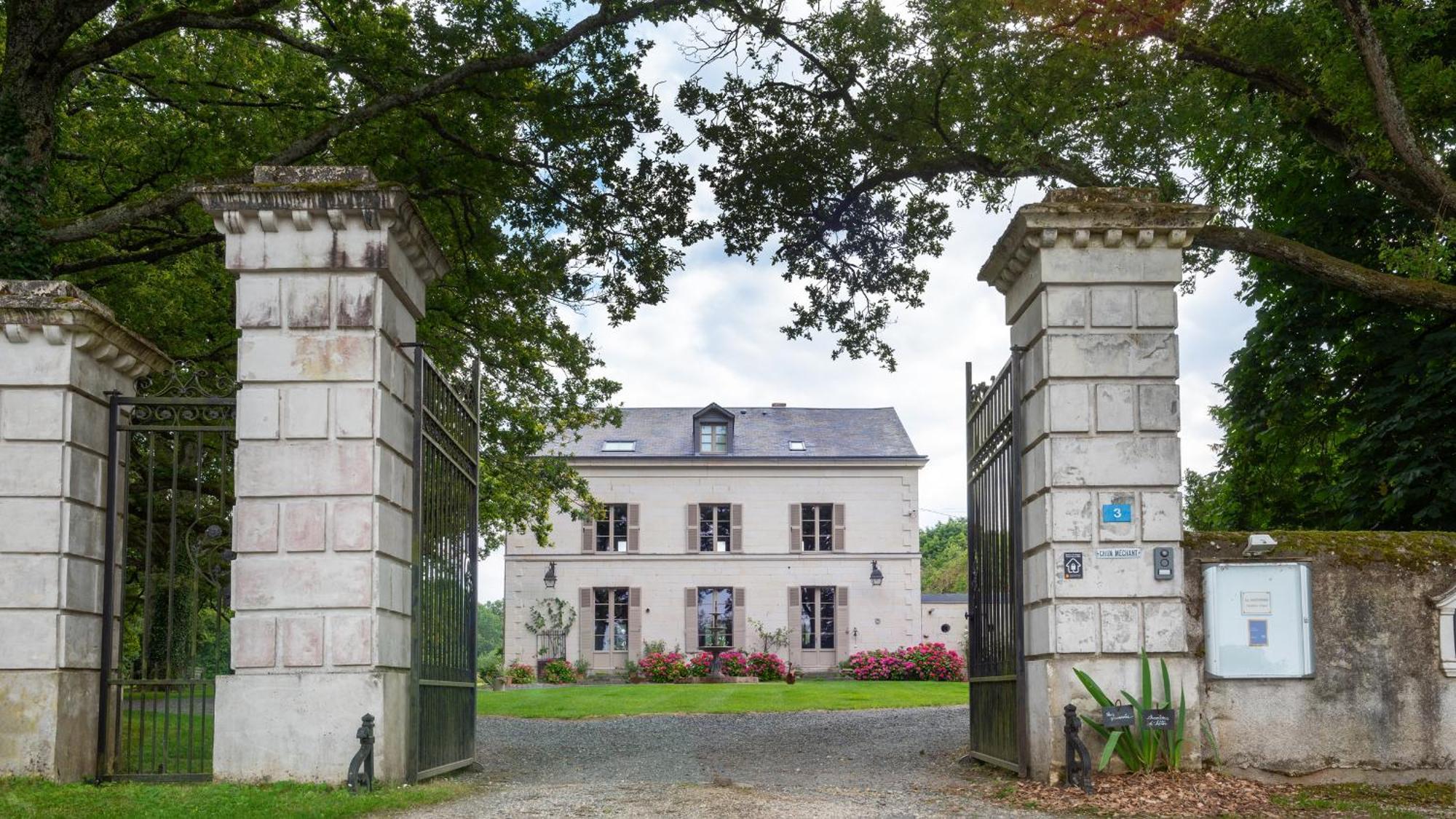 Bed and Breakfast La Gironnerie Loche-sur-Indrois Exterior foto